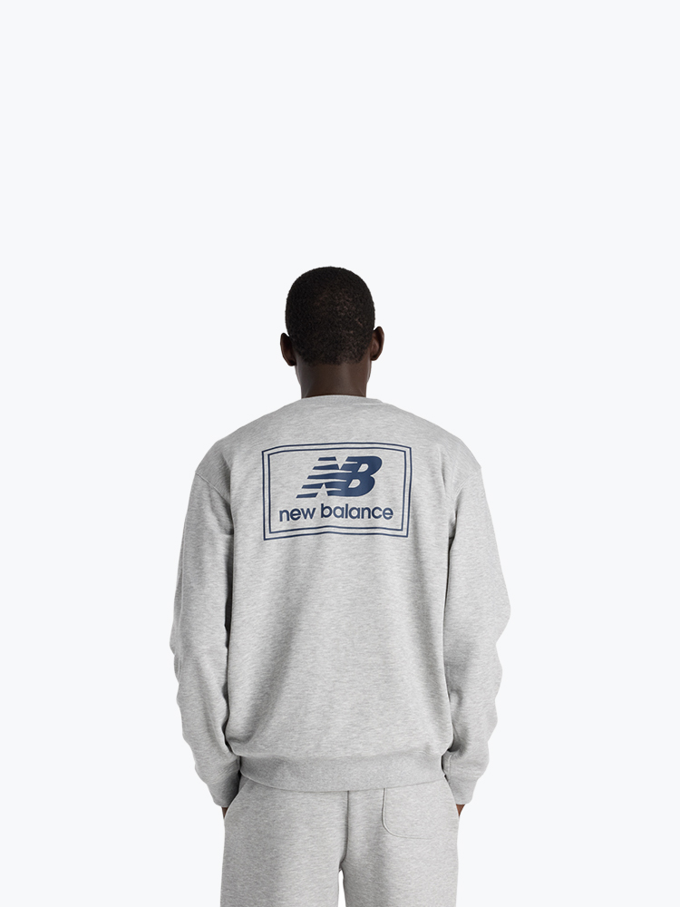 New Balance New Balance - Woven Label Crew Ash Grey - Truien - Heren Grijs Truien