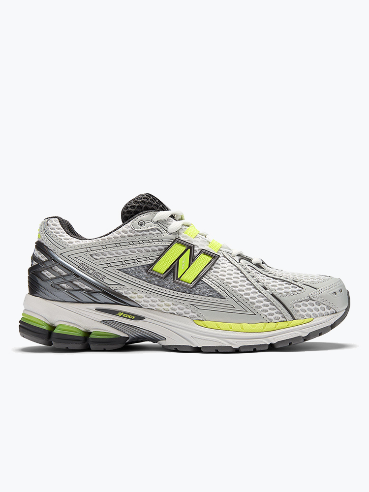 New Balance New Balance - U1906RV1 Light Silver Metallic - Schoenen - Unisex Grijs Schoenen